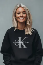 bluza-damska-calvin-klein-jeans-czarna-bez-kaptura-z-nadrukiem-duze-logo-xl