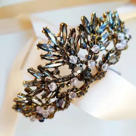 czarny-zloty-okazaly-diadem-vintage-styl-z-cyrkoniami-koralikami-wysoki
