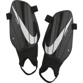 ochraniacze-pilkarskie-nike-chrg-grd-czarne-sp2164-010-m