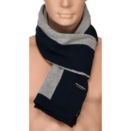 modny-szal-na-zime-o-minimalistycznym-wzorze-peterson