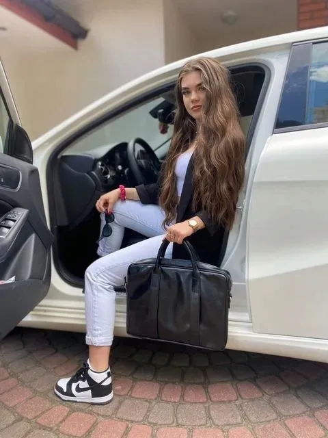 torba-na-laptopa-luxe-czarny-stan-nowy