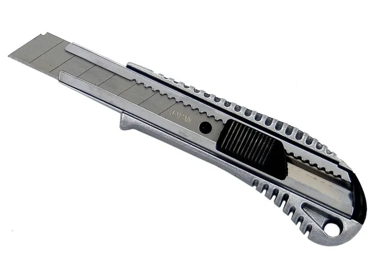 nozyk-do-tapet-18mm-aluminiowy-dedra