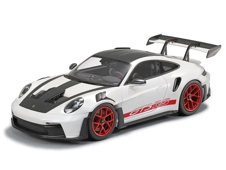 Porsche 911 GT3 RS (992) model 24370 Tamiya