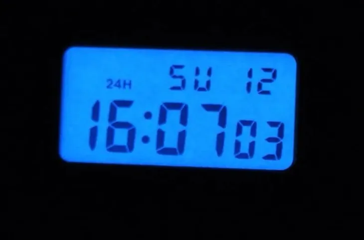 zegarek-casio-a168wg-9ef-rodzaj-cyfrowe