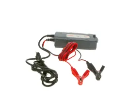prostownik-akumulatorowy-ladowarka-12v-bosch-samochodowy