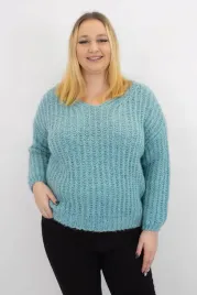 niebieski-cieply-sweter-damski-z-dekoltem-v-uni