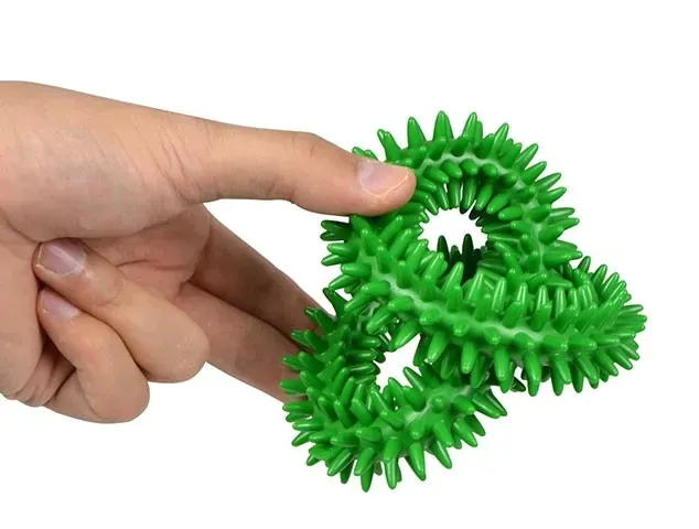 aku-ring-ringo-z-kolcami