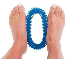aku-ring-ringo-z-kolcami