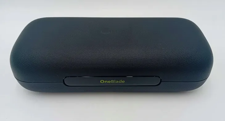 etui-do-maszynki-oneblade-360-marka-philips