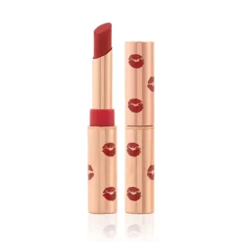 charlotte-tilbury-limitless-lucky-lips-red-wishes-pomadka-15-g