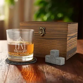 szklanka-do-whisky-z-grawerem-i-akcesoriami-w-pudelku