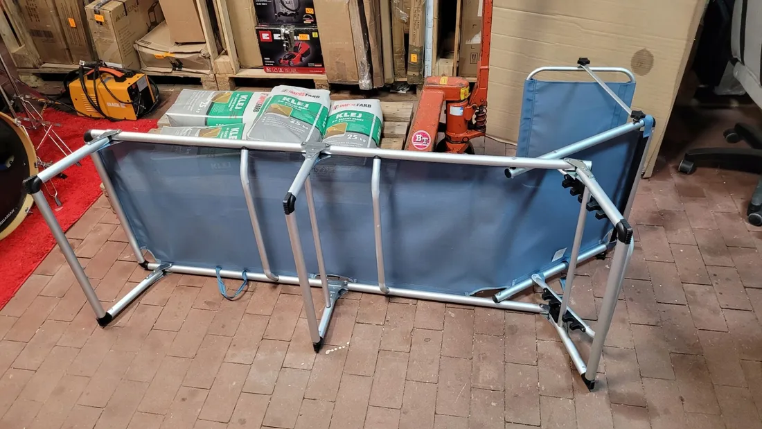 lezak-aluminium-niebieski-homecall