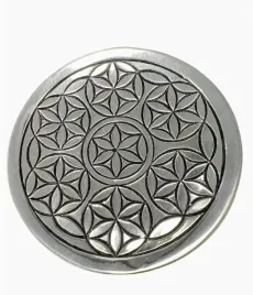 okragly-bialy-metalowy-stojak-na-kadzidelko-geometryczne-kwiaty-10-5-cm