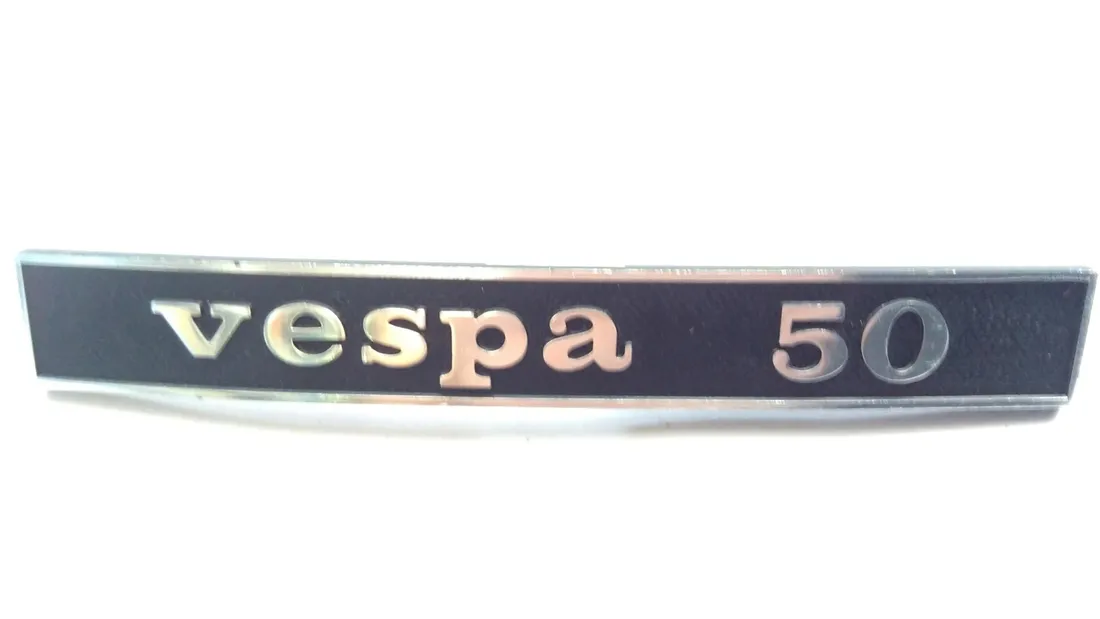 emblemat-znaczek-piaggio-vespa-50