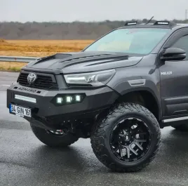 zderzak-przedni-stalowy-z-plyta-4x4-offroad-toyota-hilux-2015-