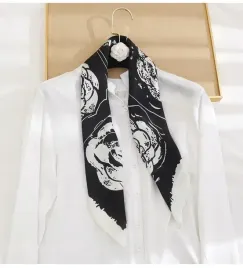 damska-apaszka-elegancka-chusta-jak-jedwab-szal-szykowny-dla-pani-70cmx70cm