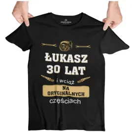 prezent-na-30-urodziny-dla-faceta-koszulka-z-imieniem