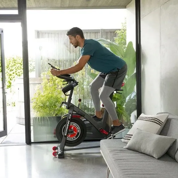 rower-stacjonarny-spinningowy-ic8-schwinn
