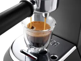 ekspres-cisnieniowy-delonghi-dedica-style-ec-685-bk-1350w-kolor-czarny