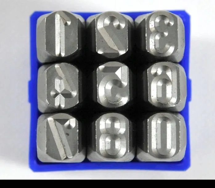 znacznik-numerator-znaczniki-numeratory-2mm-cyfry-marka-gravurem
