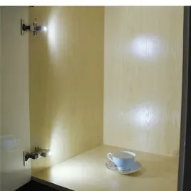 lampka-do-szafki-szafy-na-zawias-3-led-automatyczna