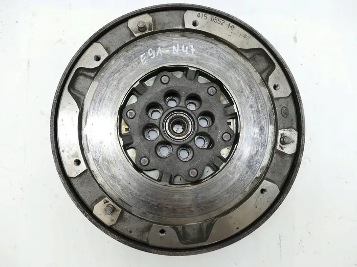 kolo-dwumasowe-bmw-e81-e87-e90-e60-e83-e84-05-luk-415-0552-10-jakosc-czesci-zgodnie-z-gvo-q-oryginal-z-logo-producenta-czesci-oem-oes