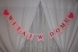 girlanda-witaj-w-domu-rozowa-dla-dziewczynki-z-serduszkami
