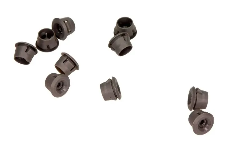 tuleja-listwy-progowej-zewnetrznej-bmw-3-e30-e36-e46-e90-7-e32-e65-seat-producent-czesci-romix