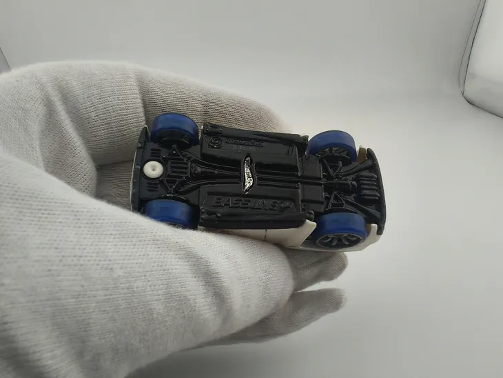 hot-wheels-acceleracers-bassline-marka-hot-wheels