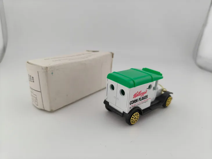 corgi-t-ford-van-boxed-stan-nowy