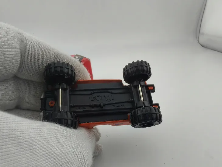 corgi-jeep-4x4-boxed-marka-corgi