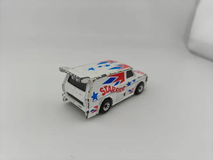 matchbox-ford-transit-supervan-starfire-stan-nowy