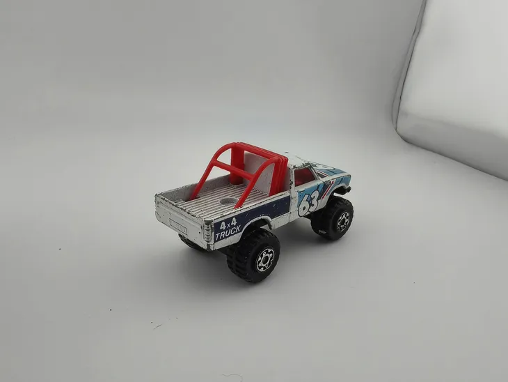 matchbox-4x4-open-back-truck-stan-nowy