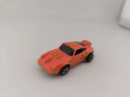hot-wheels-porsche-911-black-wall