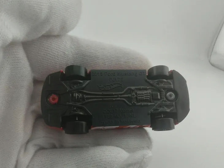 hot-wheels-2018-ford-mustang-gt-marka-hot-wheels