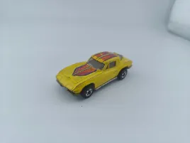 hot-wheels-chevrolet-corvette-blackwalls