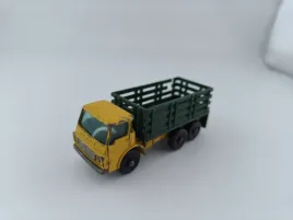 matchbox-stake-truck