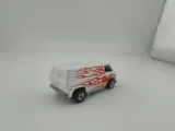 hot-wheels-super-van-flames-blackwalls-stan-nowy