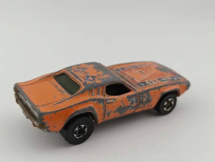 hot-wheels-dodge-dixie-challenger-black-wall-stan-nowy