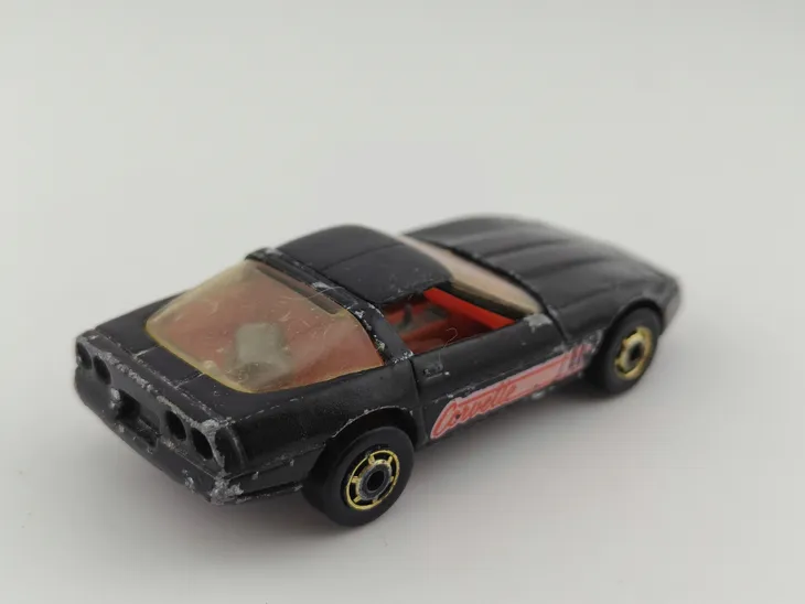 hot-wheels-80-corvette-chevrolet-stan-nowy