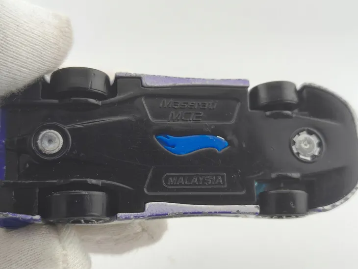 hot-wheels-maserati-mc12-marka-hot-wheels