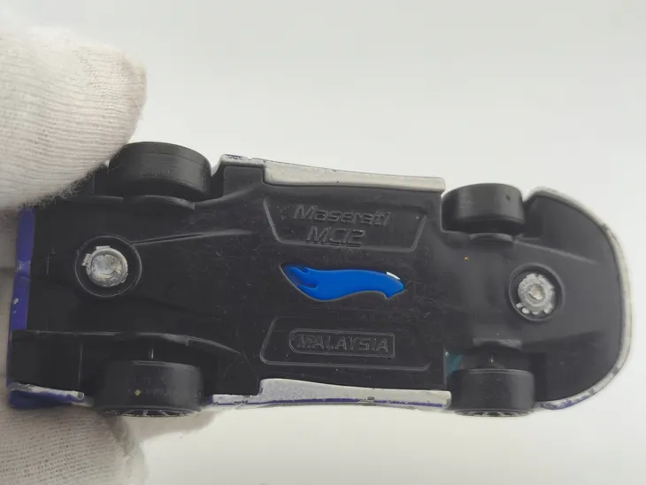 hot-wheels-maserati-mc12-marka-hot-wheels