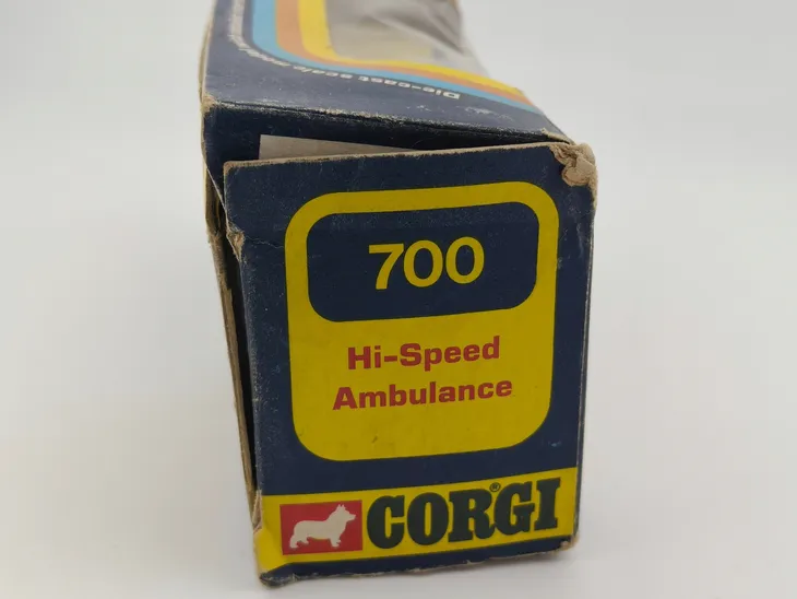 corgi-major-hi-speed-ambulance-model-corgi-major-hi-speed-ambulance