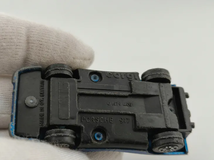 corgi-porsche-917-marka-corgi