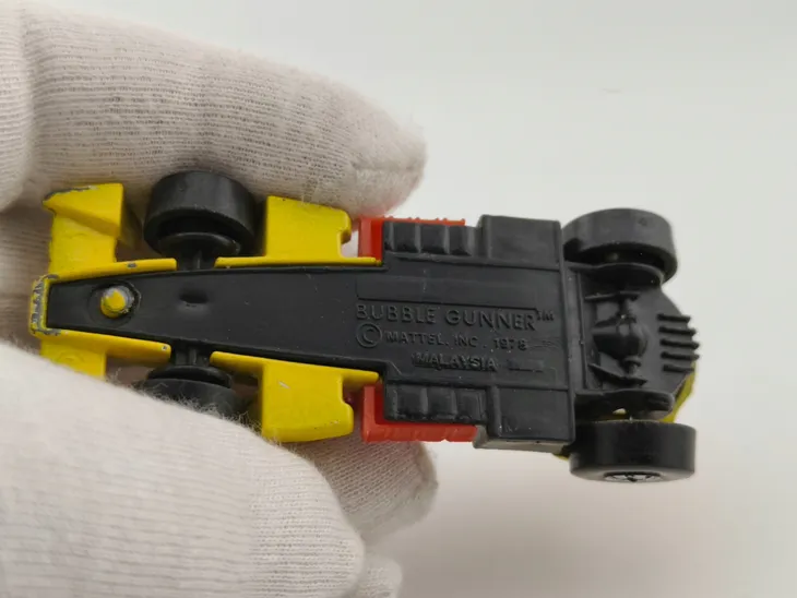 hot-wheels-bubble-gunner-blackwalls-marka-hot-wheels