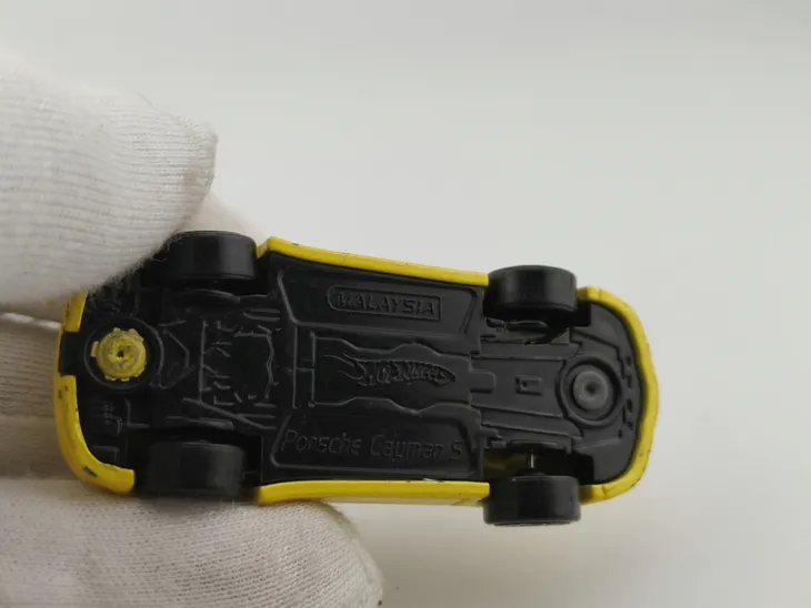 hot-wheels-porsche-cayman-s-marka-hot-wheels