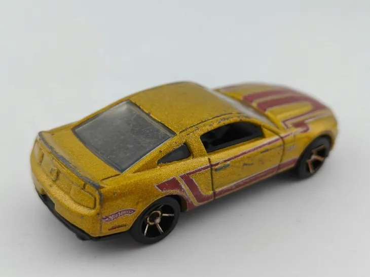 hot-wheels-2010-ford-mustang-gt-stan-nowy
