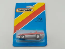 mb69-matchbox-83-chevrolet-corvette-boxed