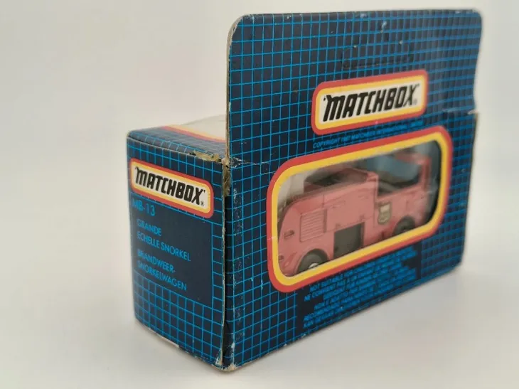 mb13-matchbox-snorkel-fire-engine-blue-grid-box-marka-matchbox
