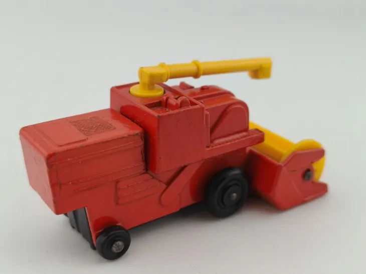 matchbox-combine-harvester-stan-nowy